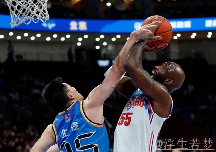 琼斯连线空接暴扣引爆CBA第45轮五佳球 琼斯连线空接暴扣引爆CBA第45轮五佳球